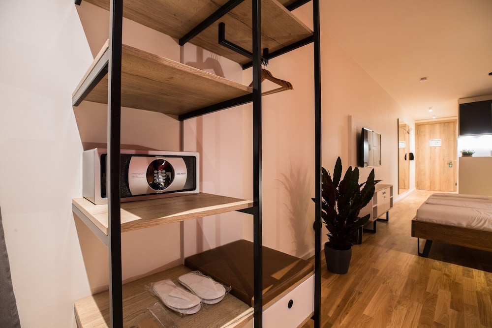 Aeronaut powered by Pearl 1 Living and Yachting Hospitality 27/39