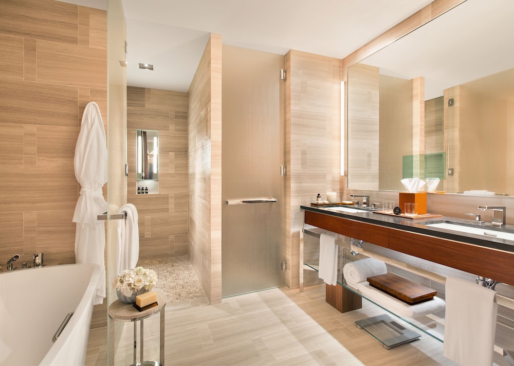1 BEDROOM, SUITE, CITY VIEW