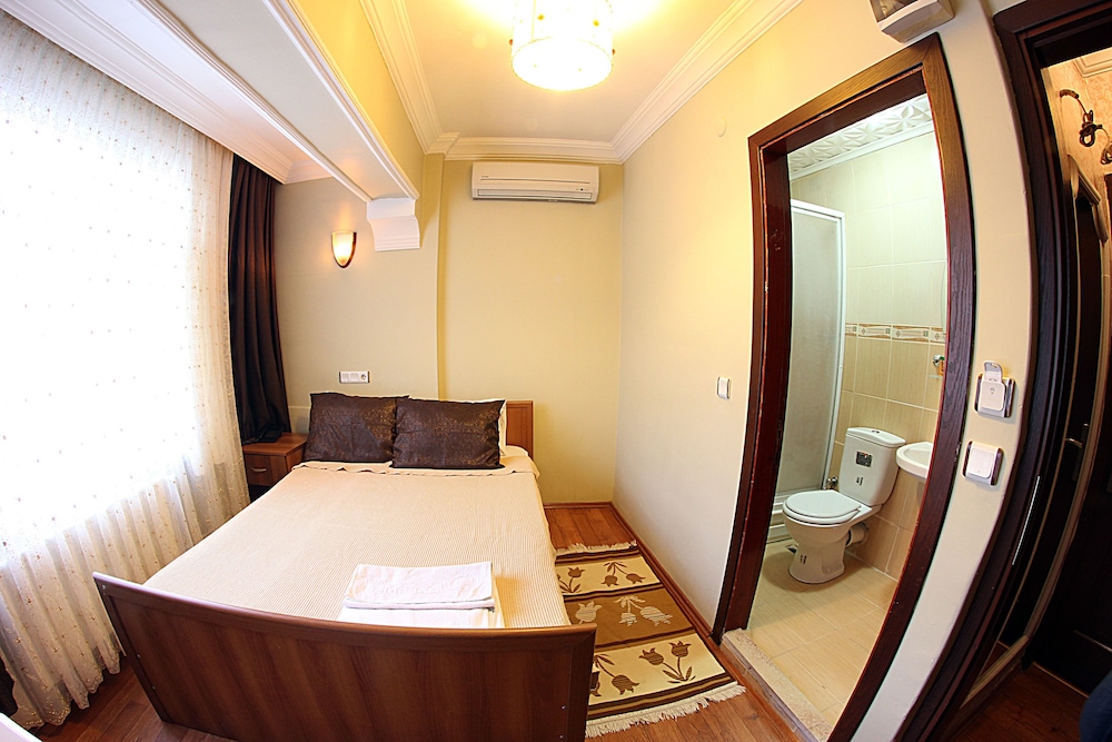 PARADISE HOTEL 18/36