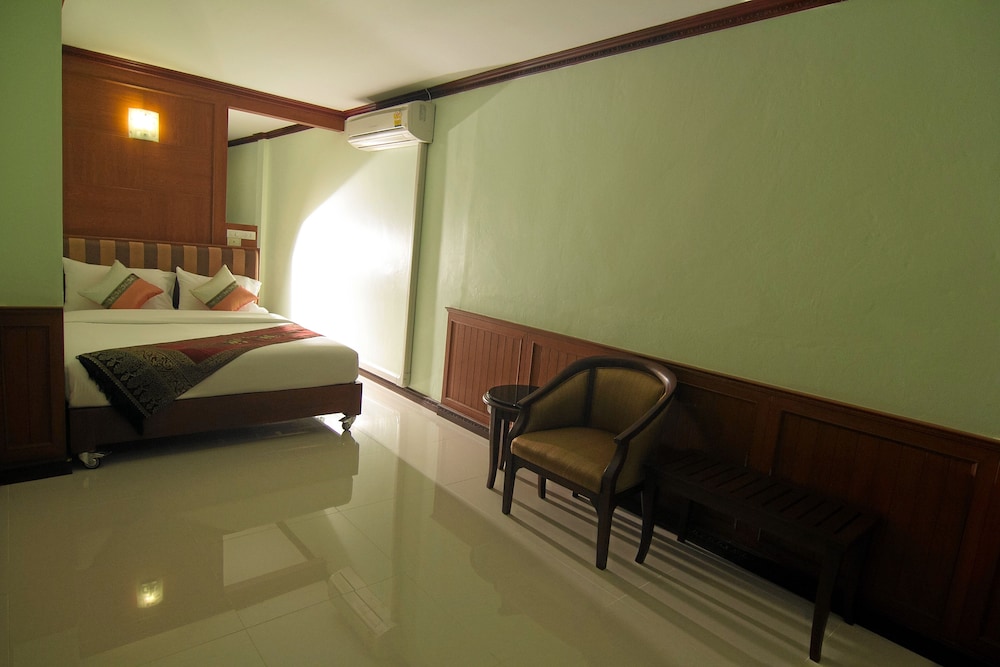 Sky Suites 19/35