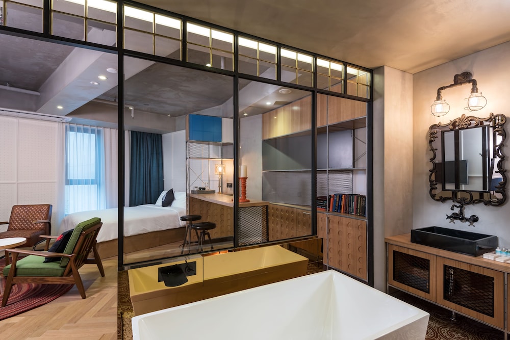 Designer, Suite, Double Bed