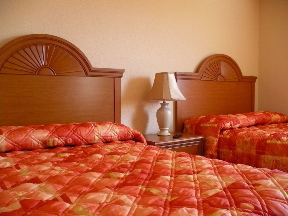 Casa Del Sole Motel 35/54