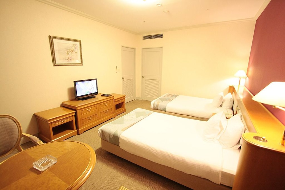 Sendai Hills Hotel 11/37