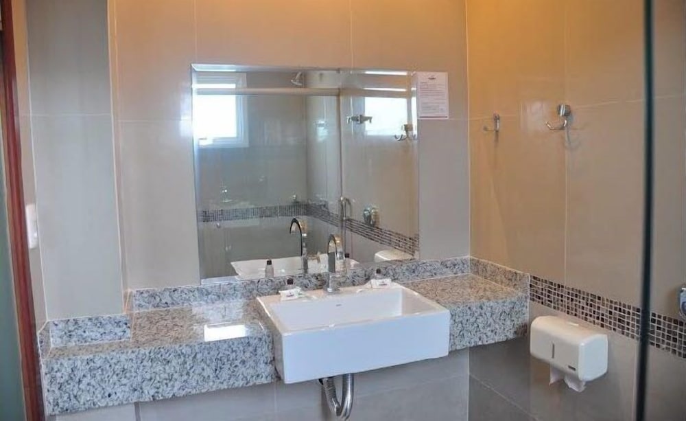 Kamur Plaza Hotel 37/41