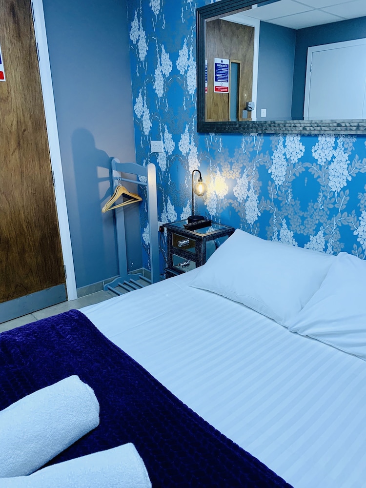 SUPERIOR, DOUBLE BED, NO WINDOW
