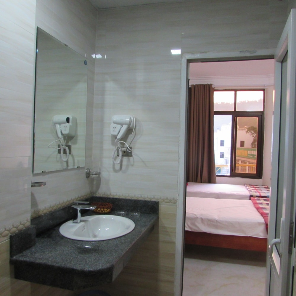Viet Nhat Halong Hotel 23/61