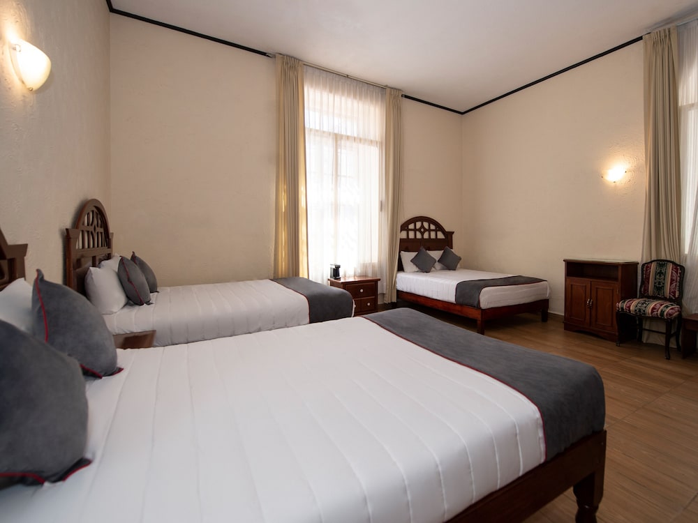 Hotel Senorial 21/50