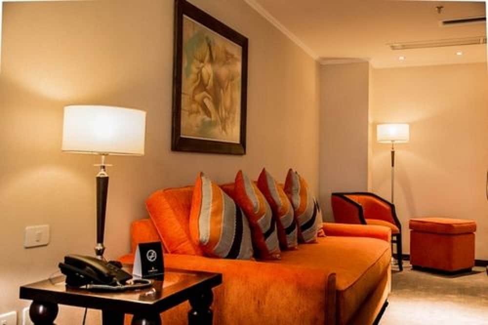 CARNAVAL HOTEL CASINO 28/52