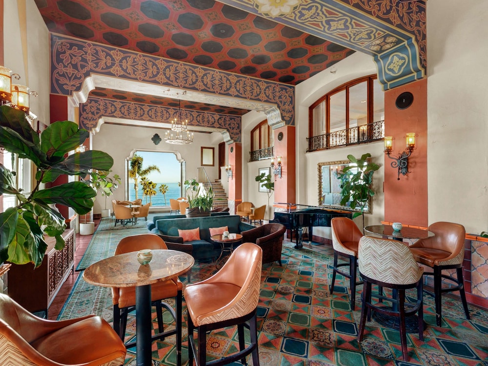 La Valencia Hotel 48/68