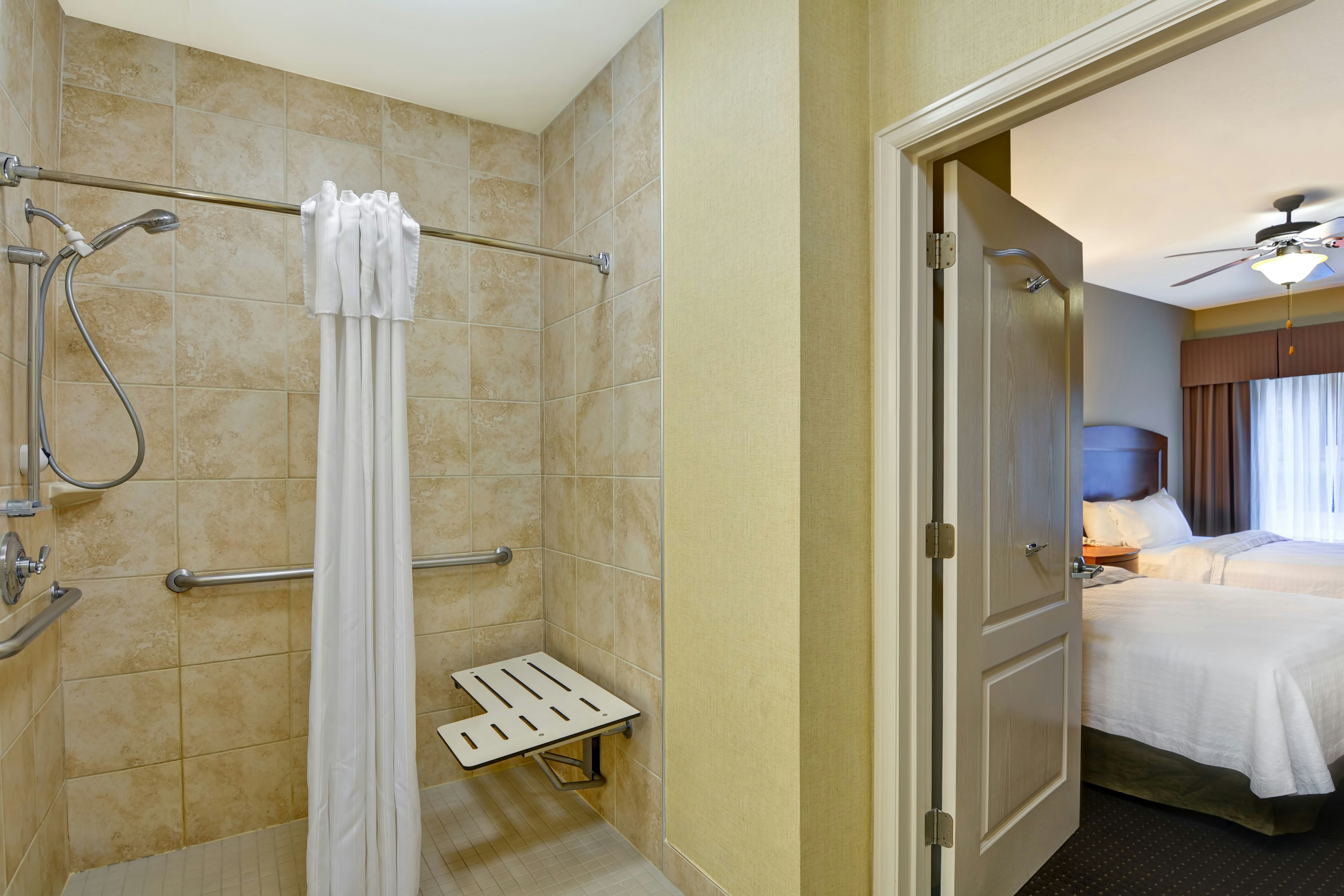 SUITE, 2 QUEEN BEDS, ACCESSIBLE