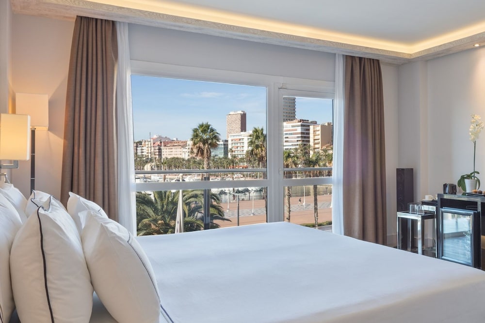 جناح جونيور تنفيذي بسرير مزدوج، Melia Alicante 8/10