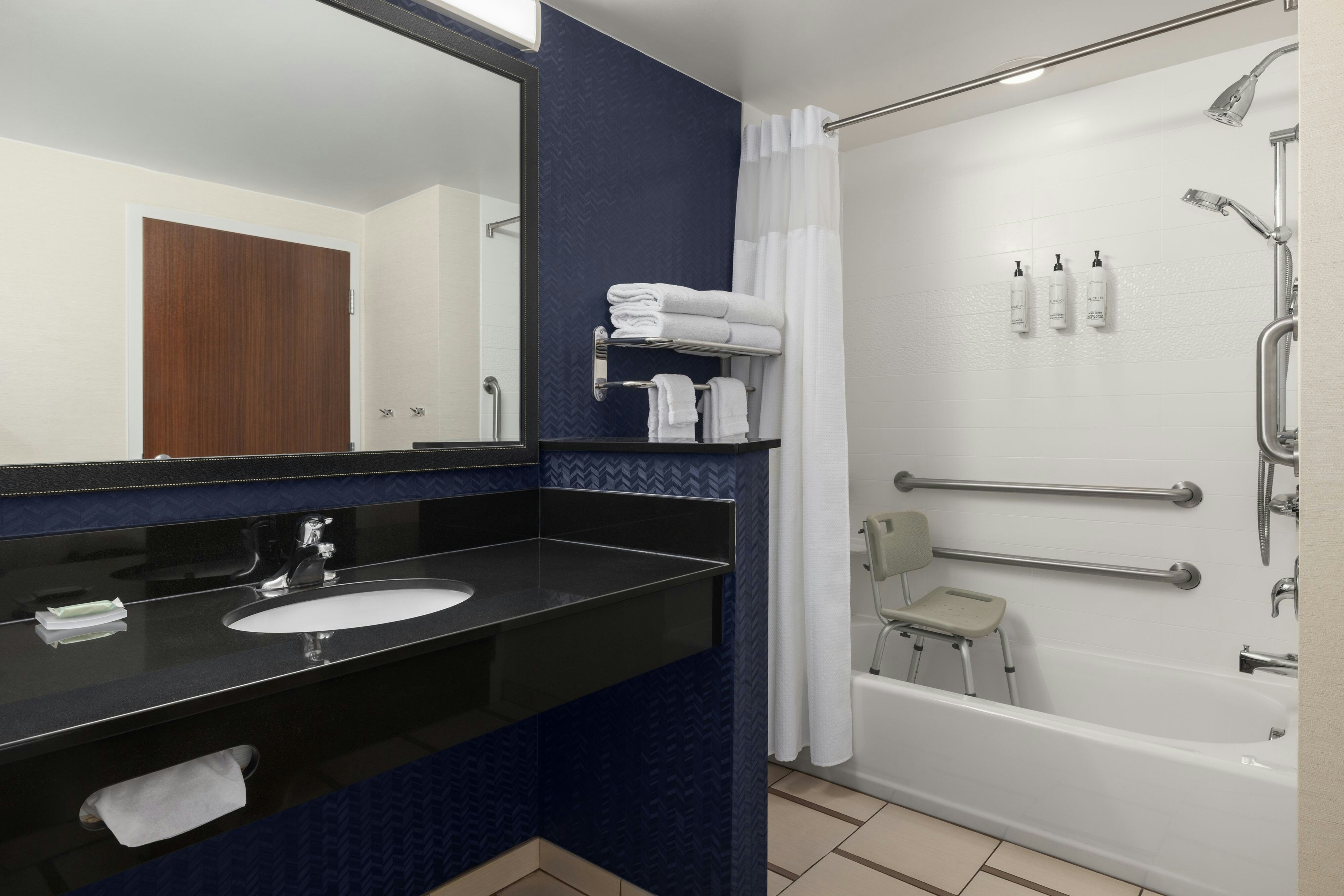 Fairfield Inn Suites Atlanta Cumming Johns Creek 41/42