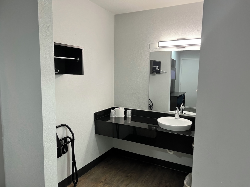 Motel6 Lakeland, FL 48/49