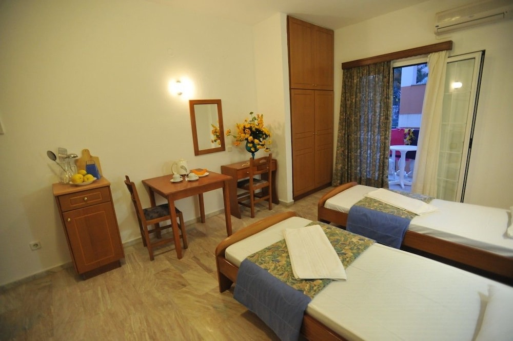 St. Spiridon Hotel 7/16