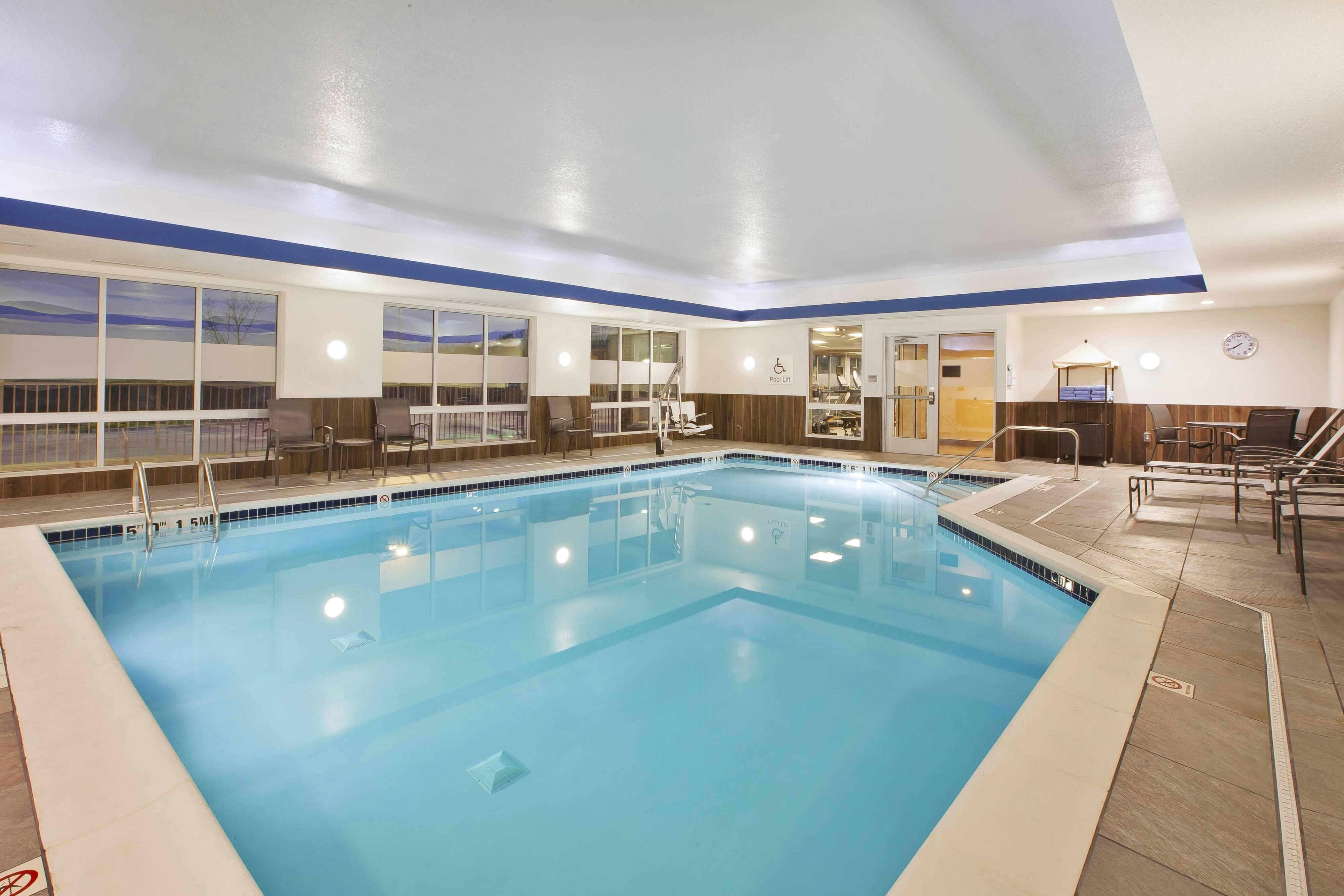 Fairfield Inn Suites Flint Grand Blanc 6/14