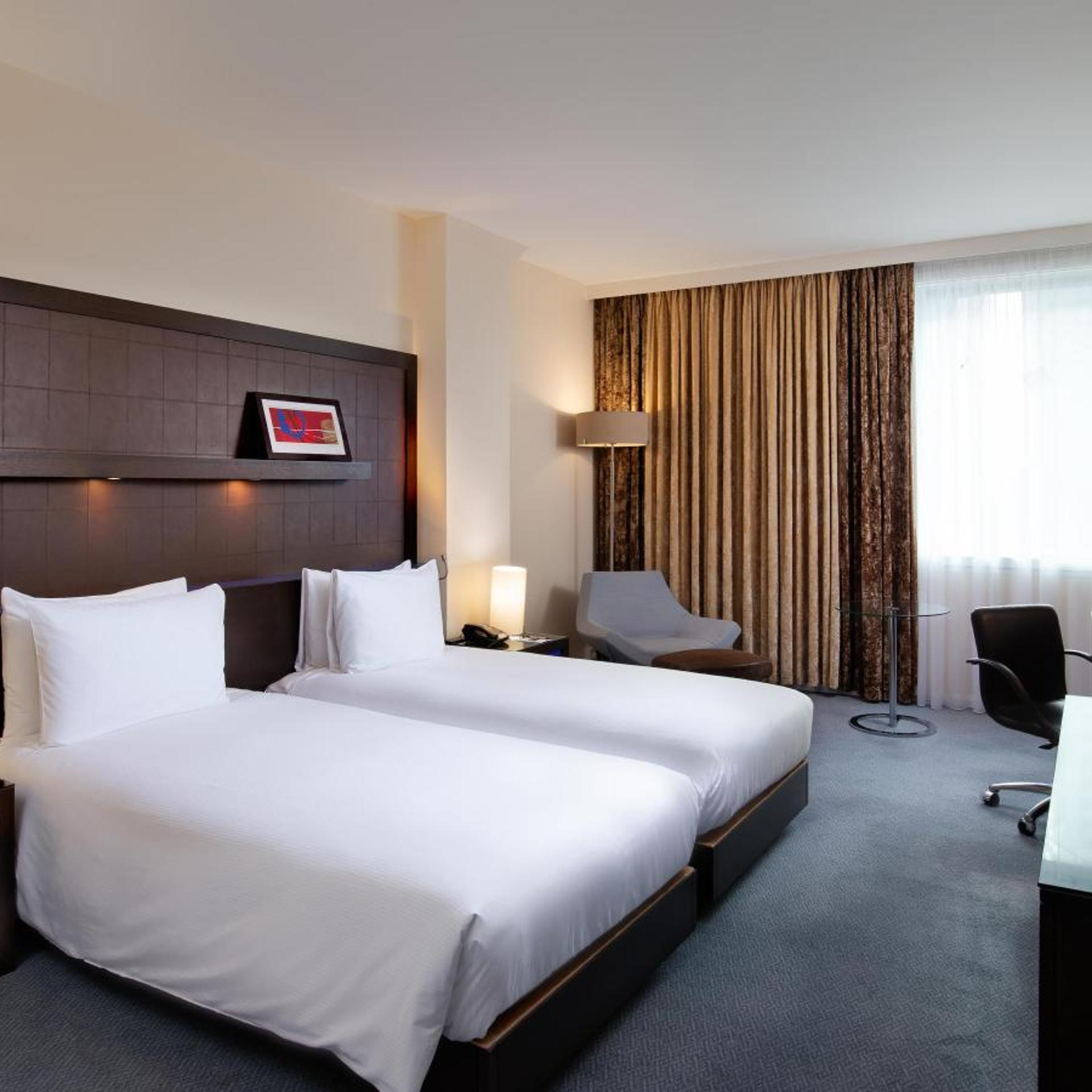 غرفة بسريرين منفصلين، Hilton London Canary Wharf 2/15