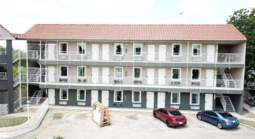 Village Motor Inn 3/11