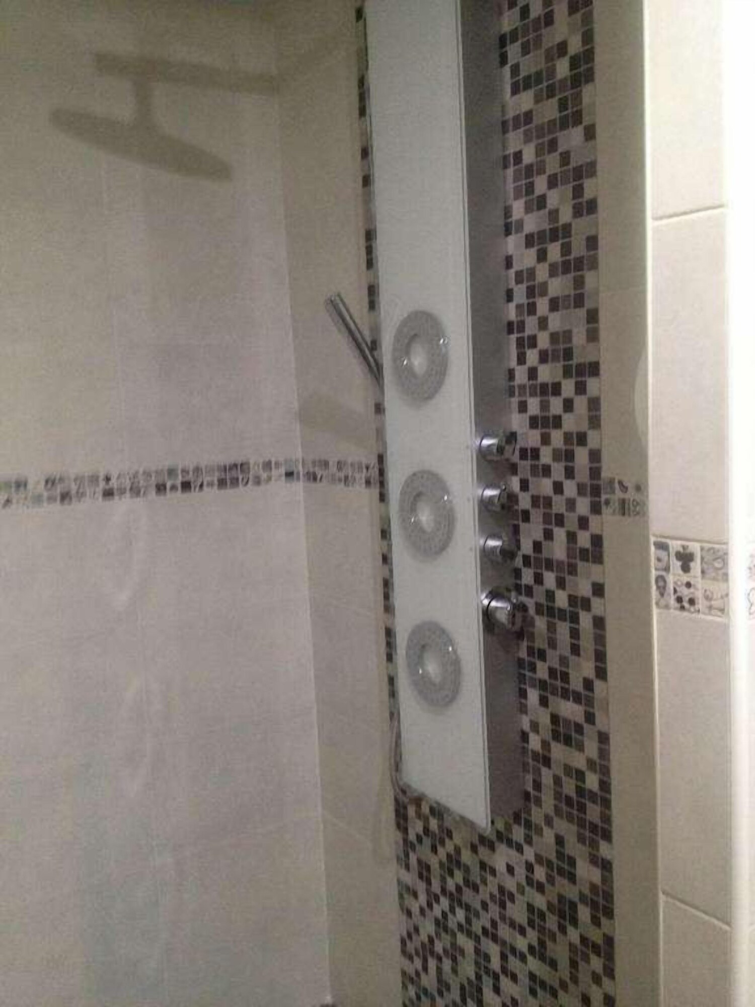 غرفة عائلية بسرير فردي مع أريكة، BRIT HOTEL SAINT-QUENTIN 7/8