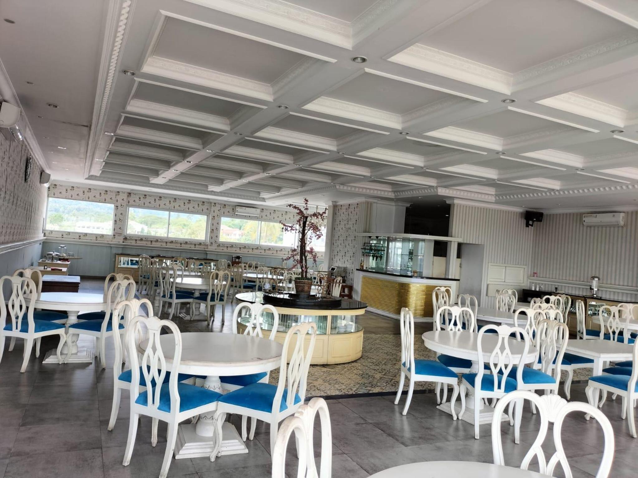 Rizen Premiere Hotel 20/28