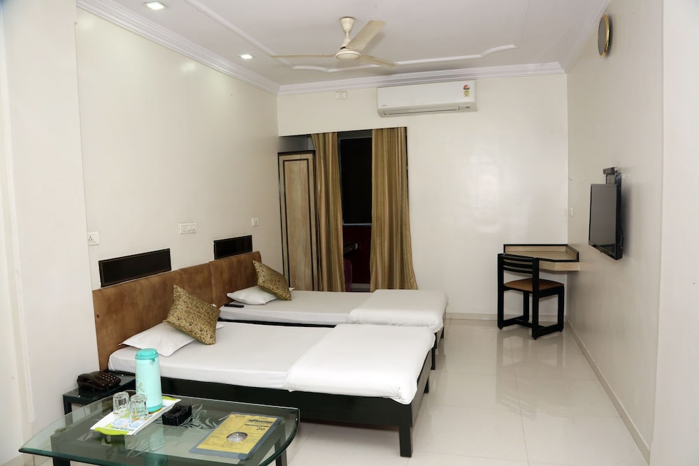 Hotel Jyoti 27/49