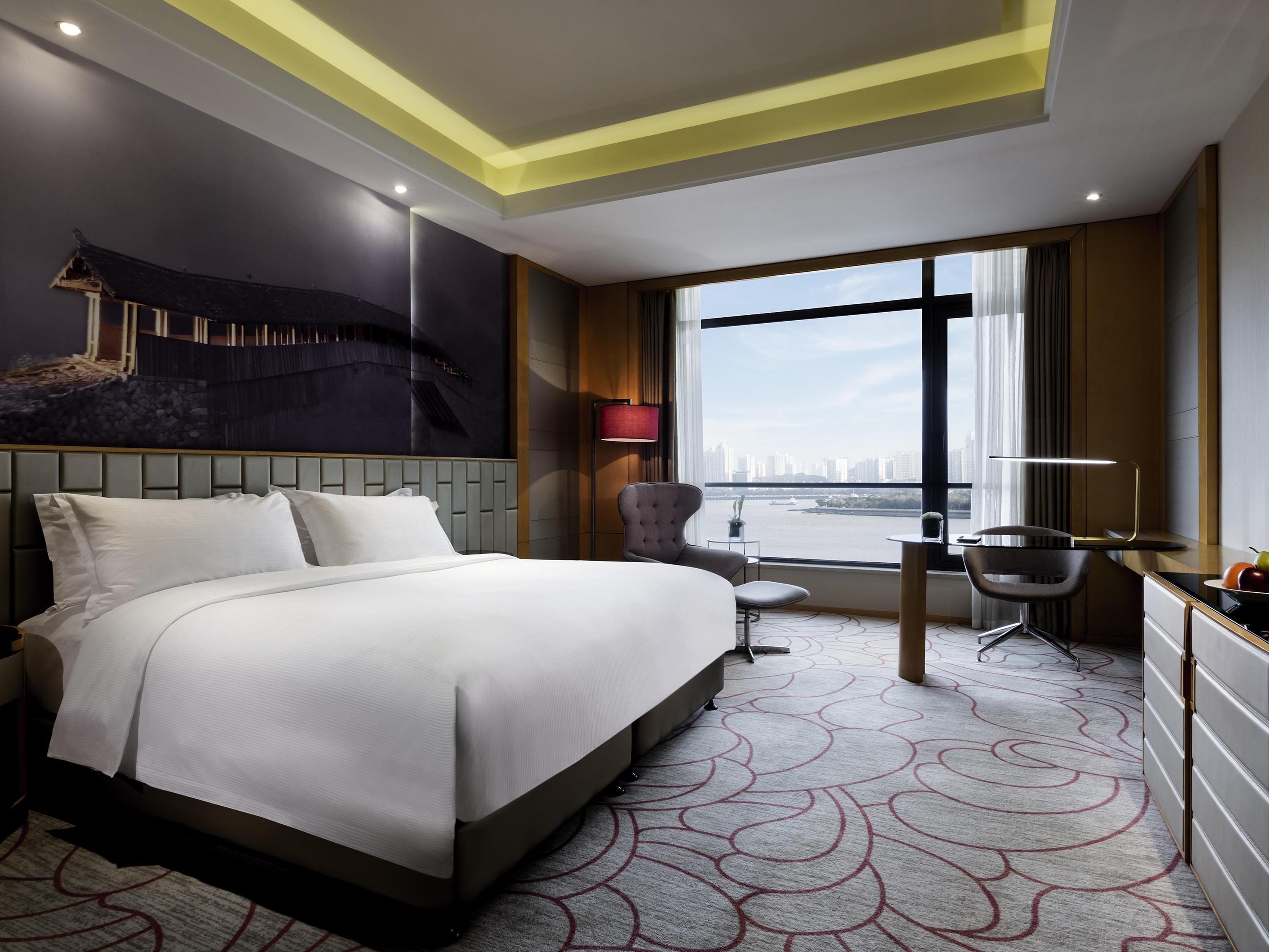 Deluxe, King Bed, Orjiang or Park View