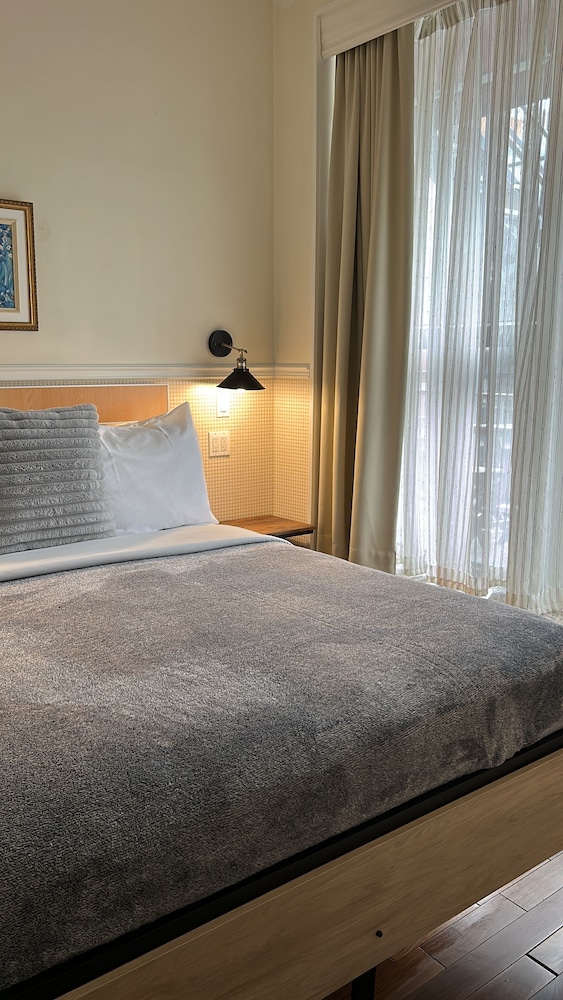 جناح بسرير كوين مع أريكة، Parc Suites Hotel 7/10