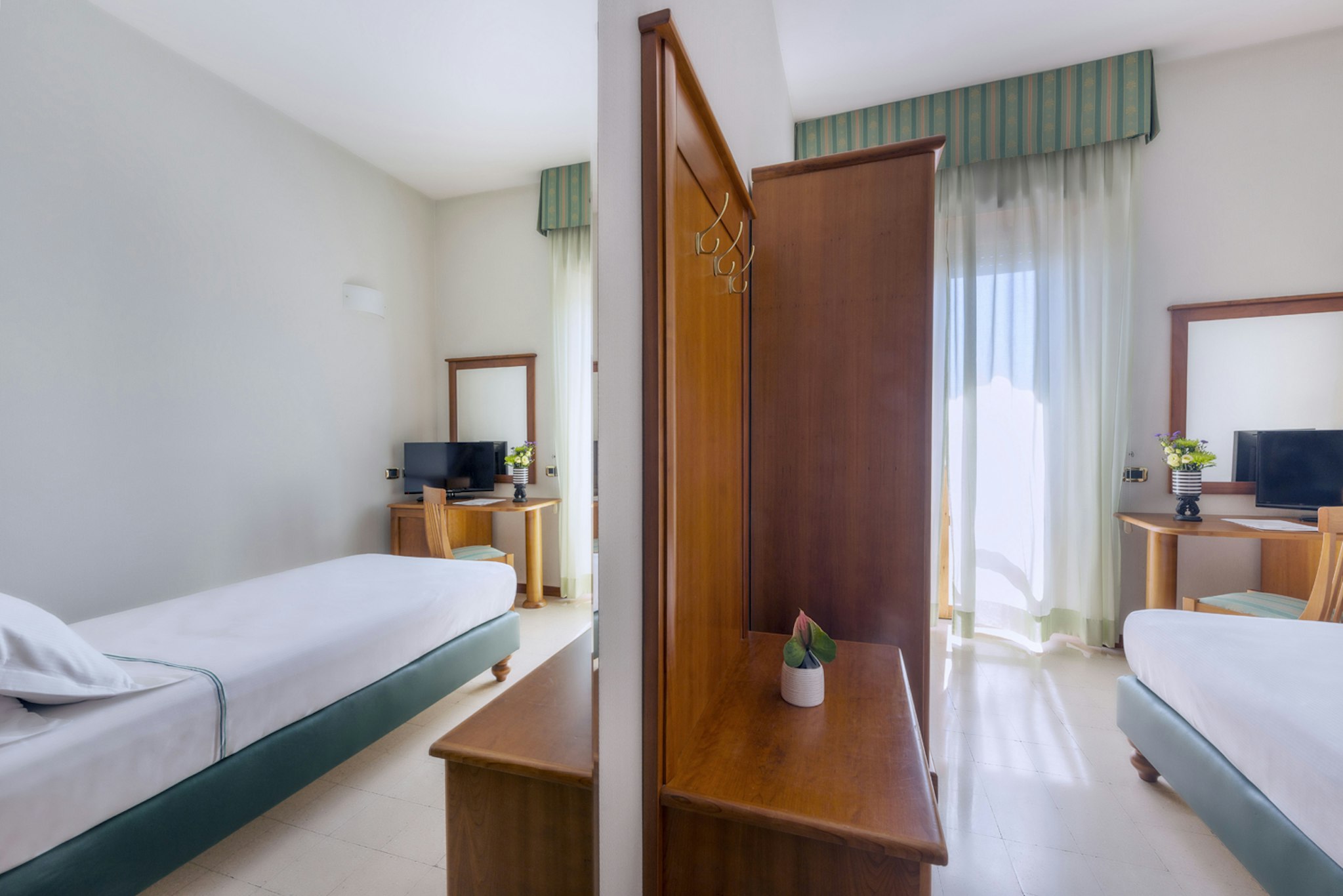 Astura Palace 23/78