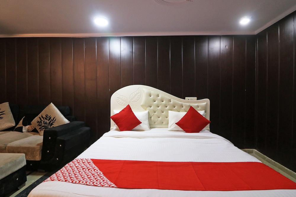 Oyo 15763 Hotel Grand Inn 15/19