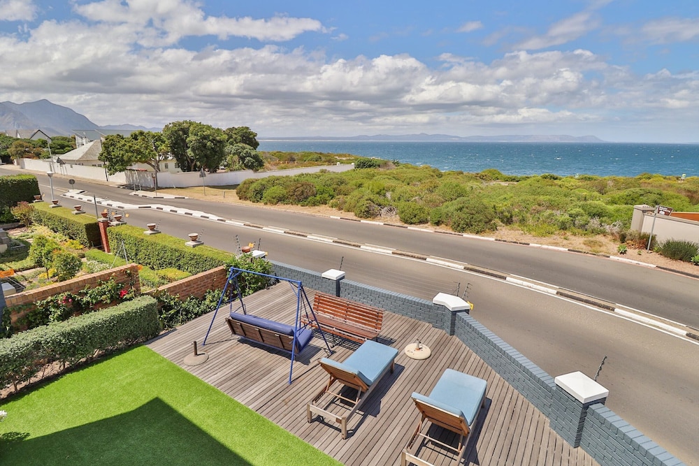 The Whale's Tale Guest House 28/40