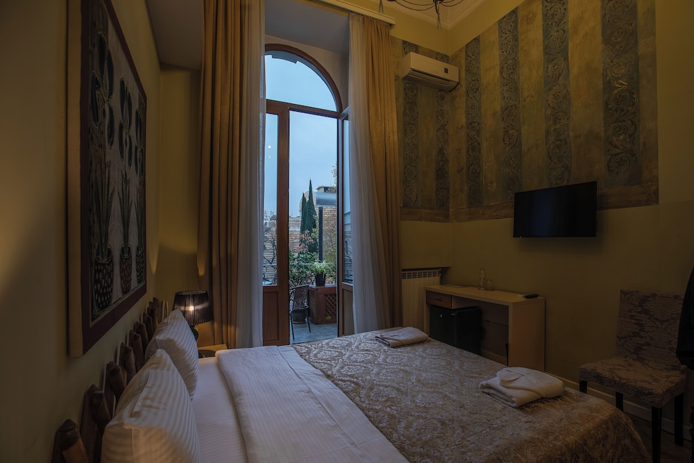 Hotel Rustaveli 19/50