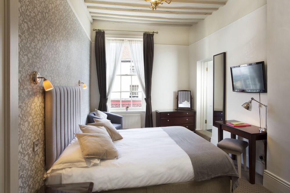 The George Hotel 22/66