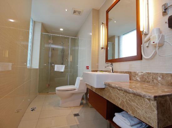 Yitel Hotel (Xining West Street Wangfujing) 55/59