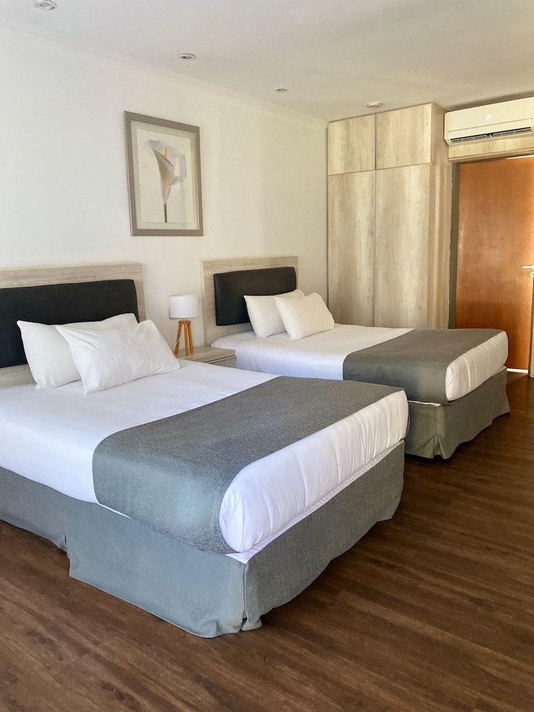 SUPERIOR, TWIN BEDS, GARDEN VIEW