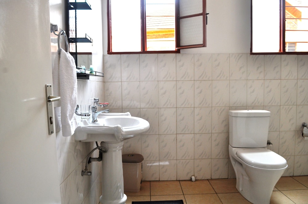 Quiet Haven Hotel 50/50