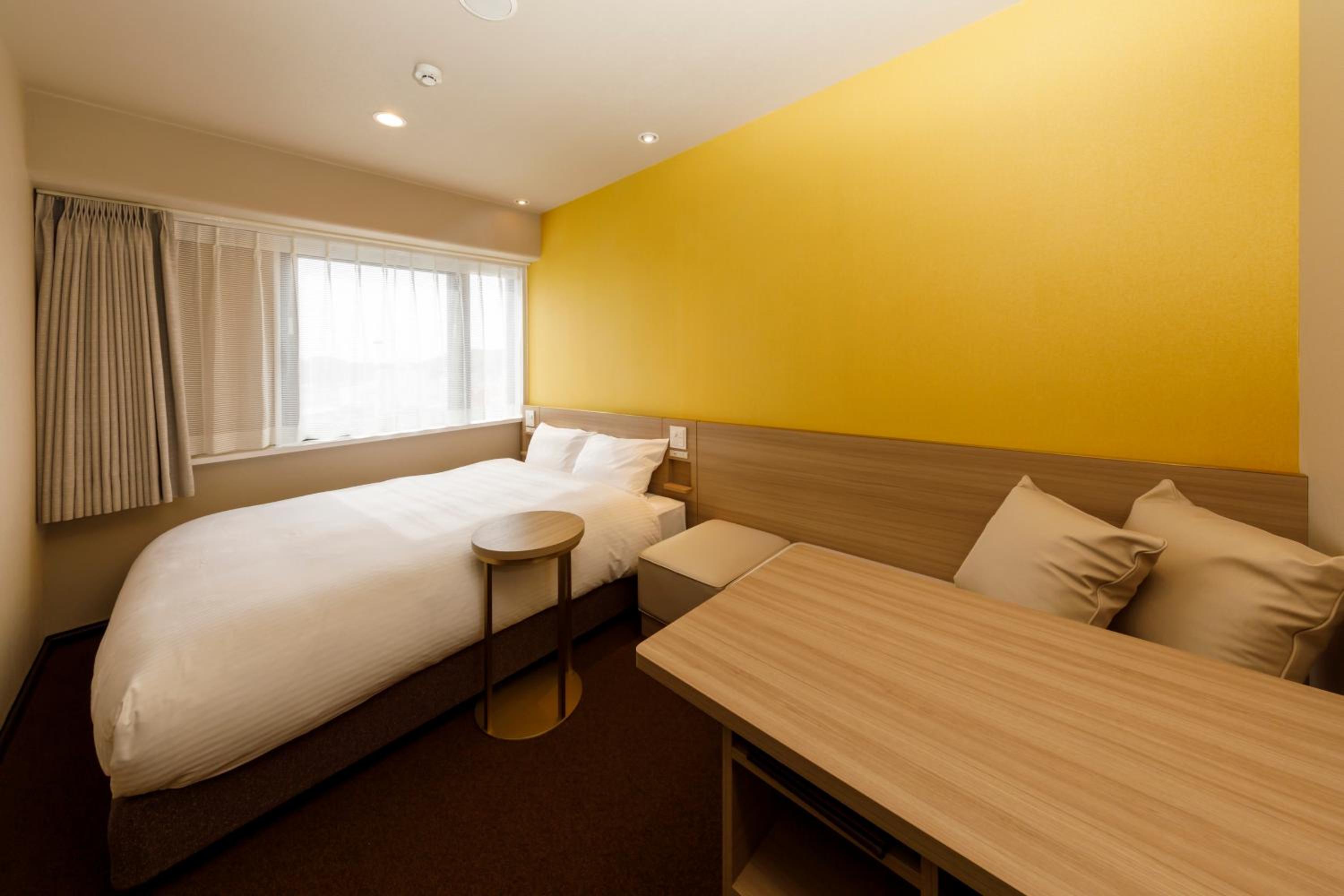 Deluxe, Single, Double Bed