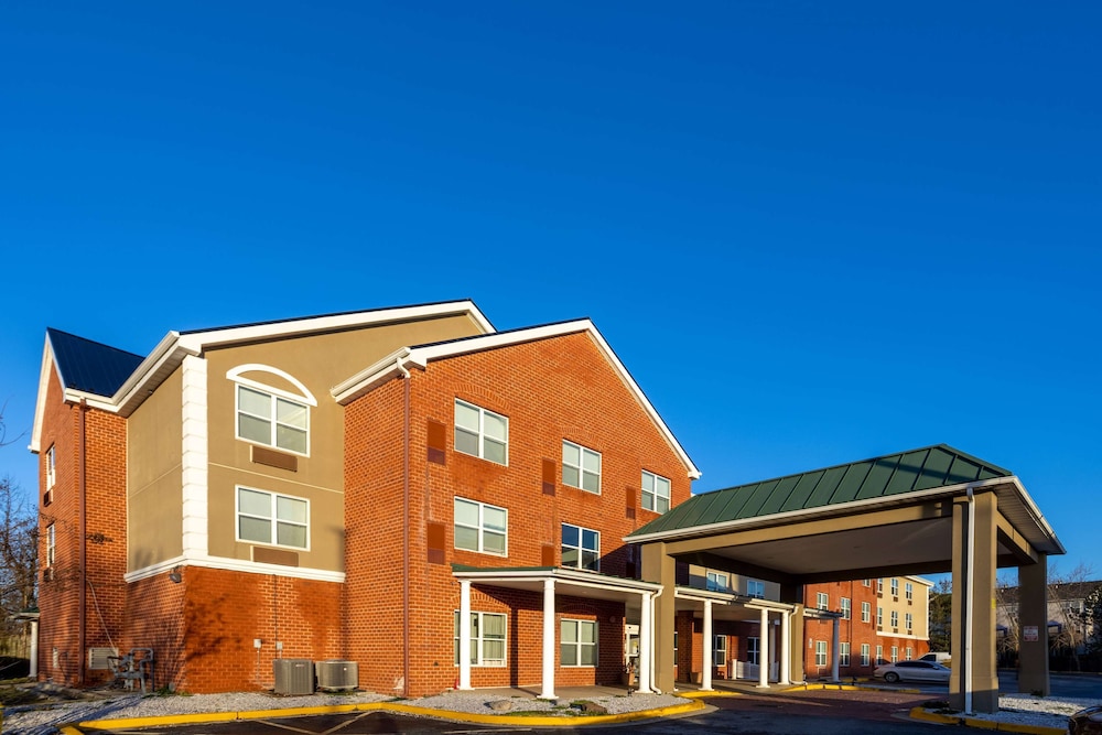 Wingate by Wyndham Waldorf - Washington DC Area 2/48