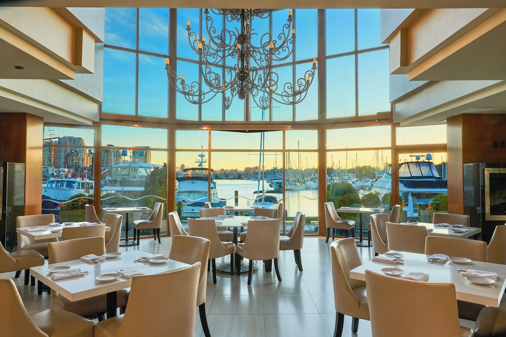 GRANVILLE ISLAND HOTEL 34/50