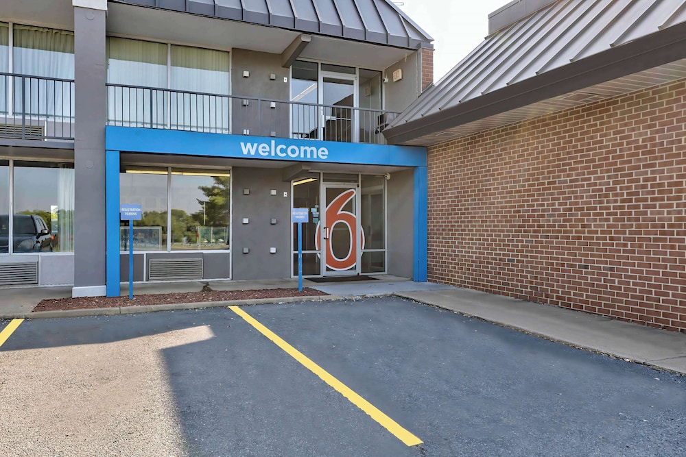 Motel6 Mount Jackson, VA - Shenandoah 52/56