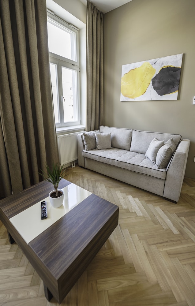 Letna Garden Suites 46/66