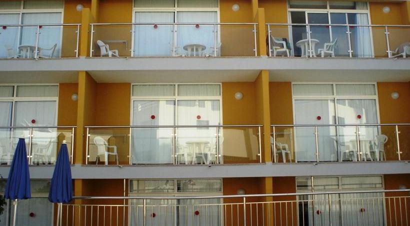 Karina Apartments 4/28