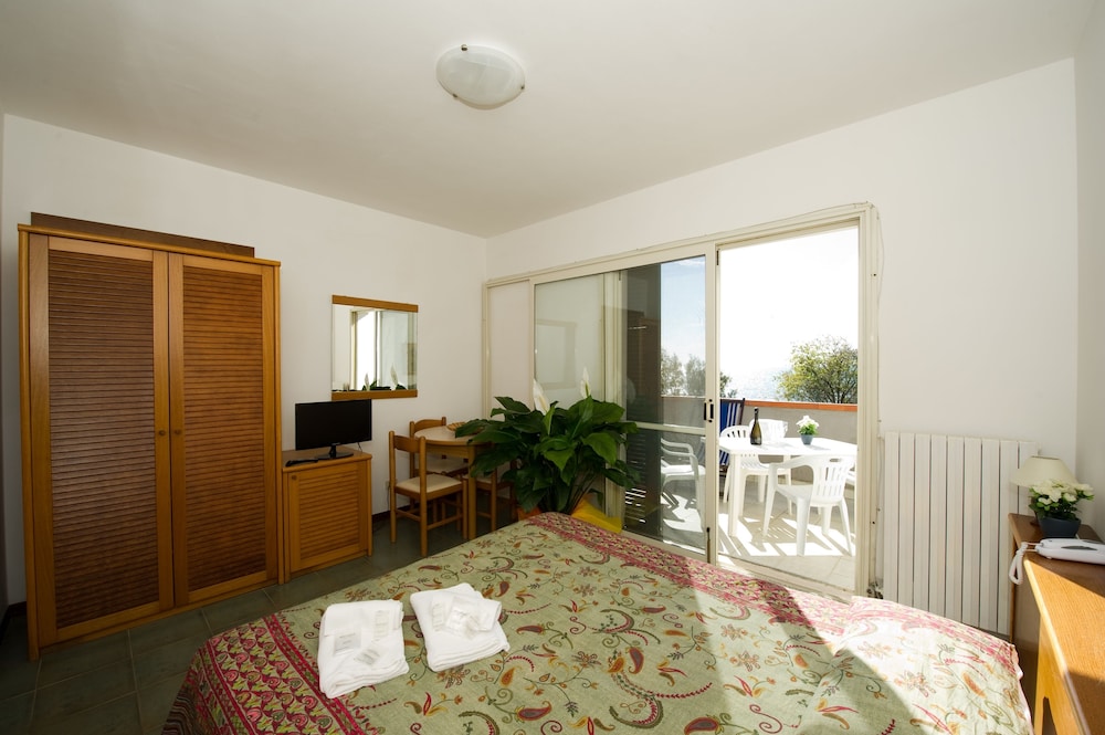 2 Bedrooms, Tower, Apartment