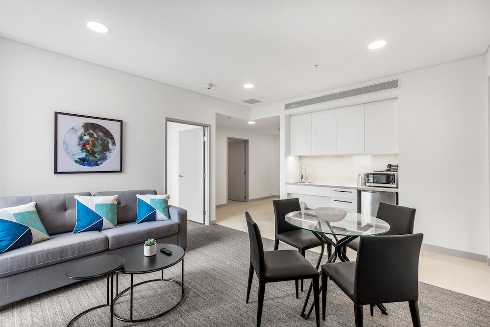 Essence Suites Taringa 37/60