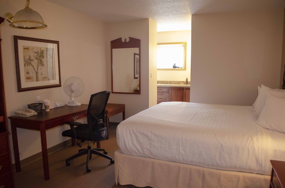 Aspen Village Inn 29/79