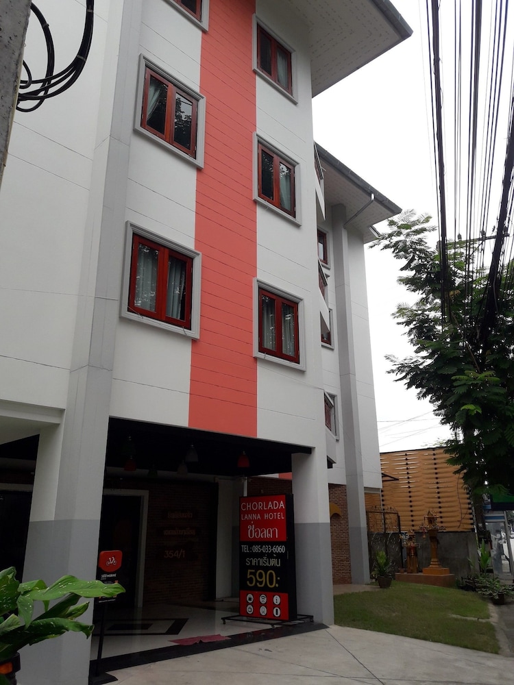 Chorlada Lanna Hotel 42/48
