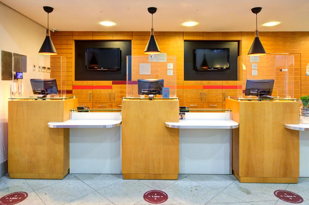 Ibis Vitoria Praia De Camburi 35/48