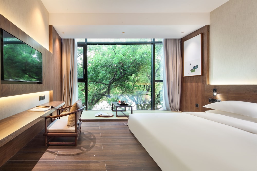 Room, Queen Bed, Riverside