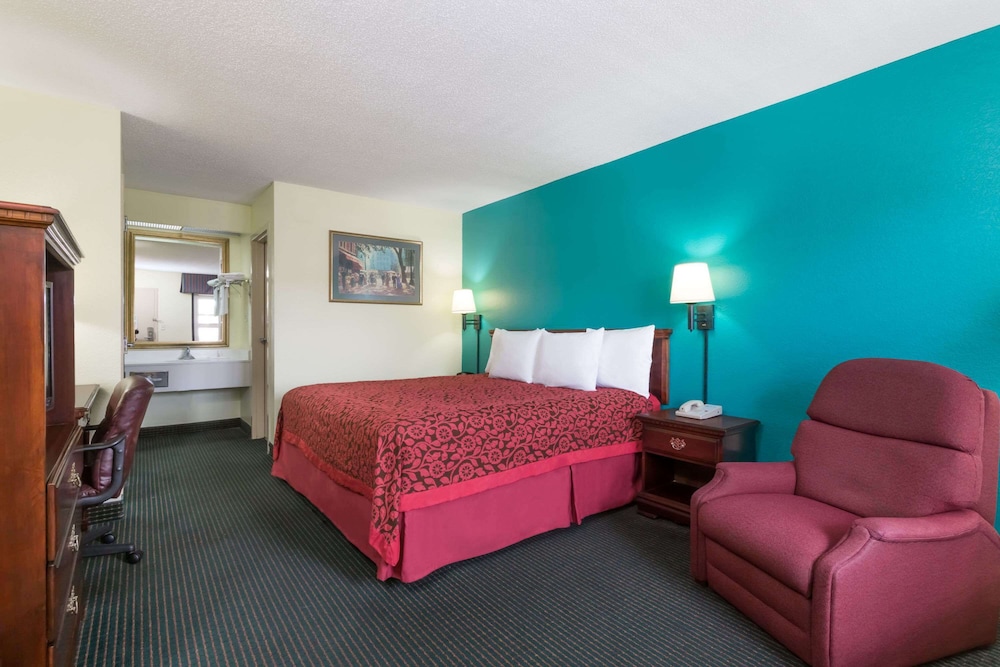 Days Inn By Wyndham Marianna 15/34