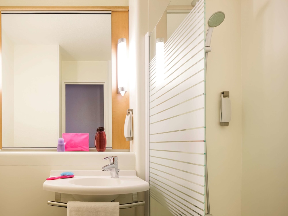 Ibis Marne La Vallee Emerainville 46/46