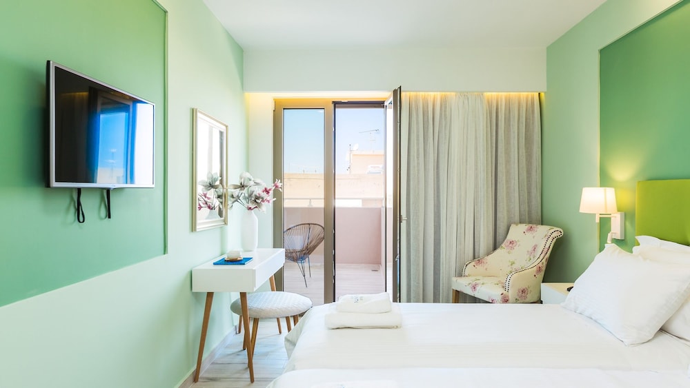 DELUXE, STUDIO, SUITE, JETTED TUB