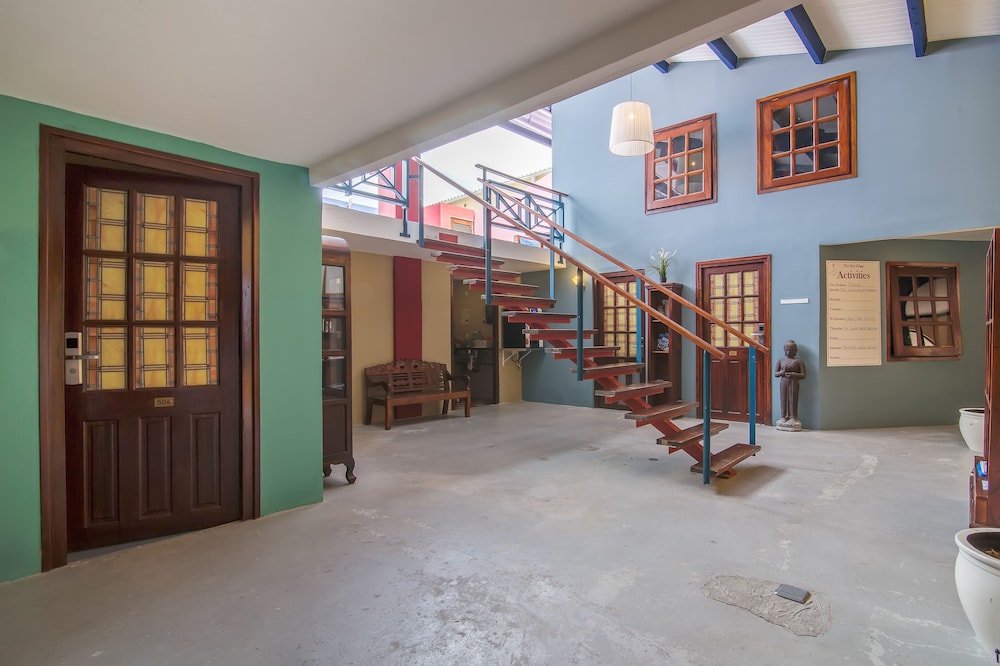 The Ritz Hostel 22/77